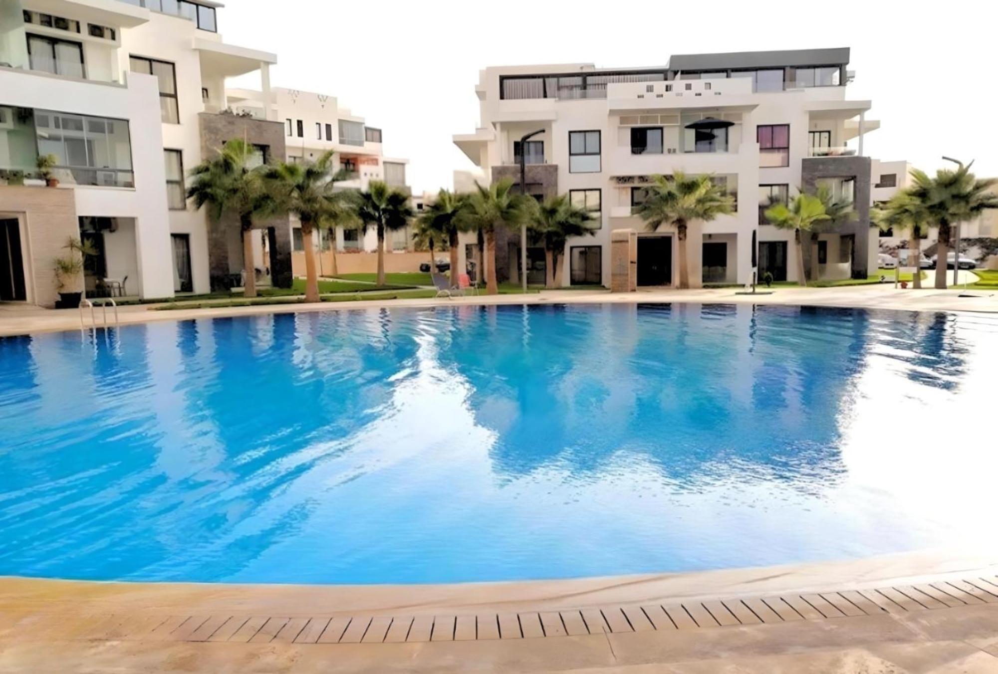 2 Bedrooms With Huge Terrace Access To The Pool 公寓